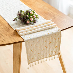 Daisy Tassel Table Runner