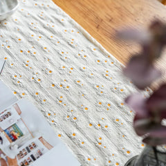 Daisy Tassel Table Runner